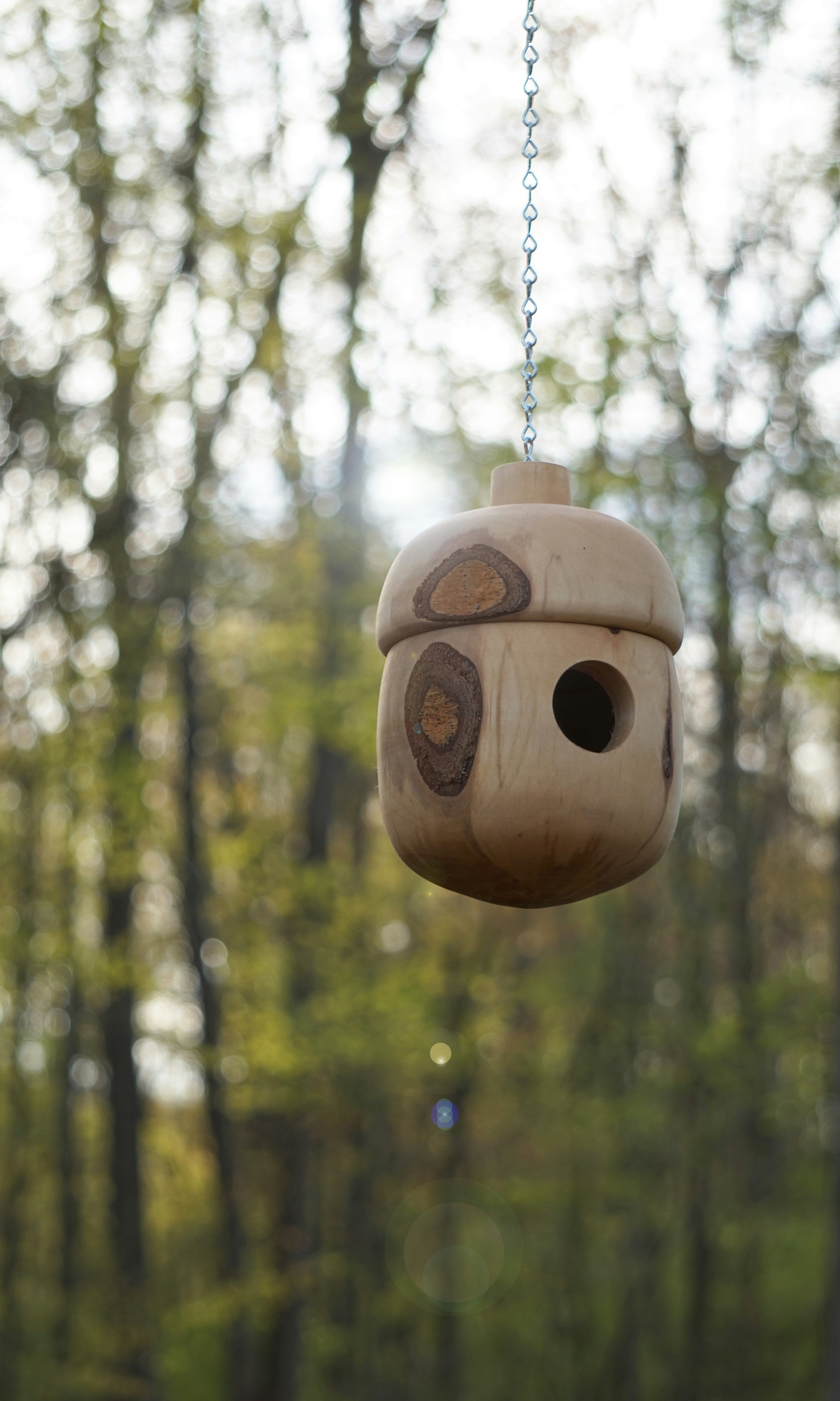 Adorno colgante de búho de madera marrón