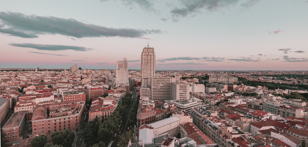 Vue aérienne des bâtiments de la ville pendant la journée