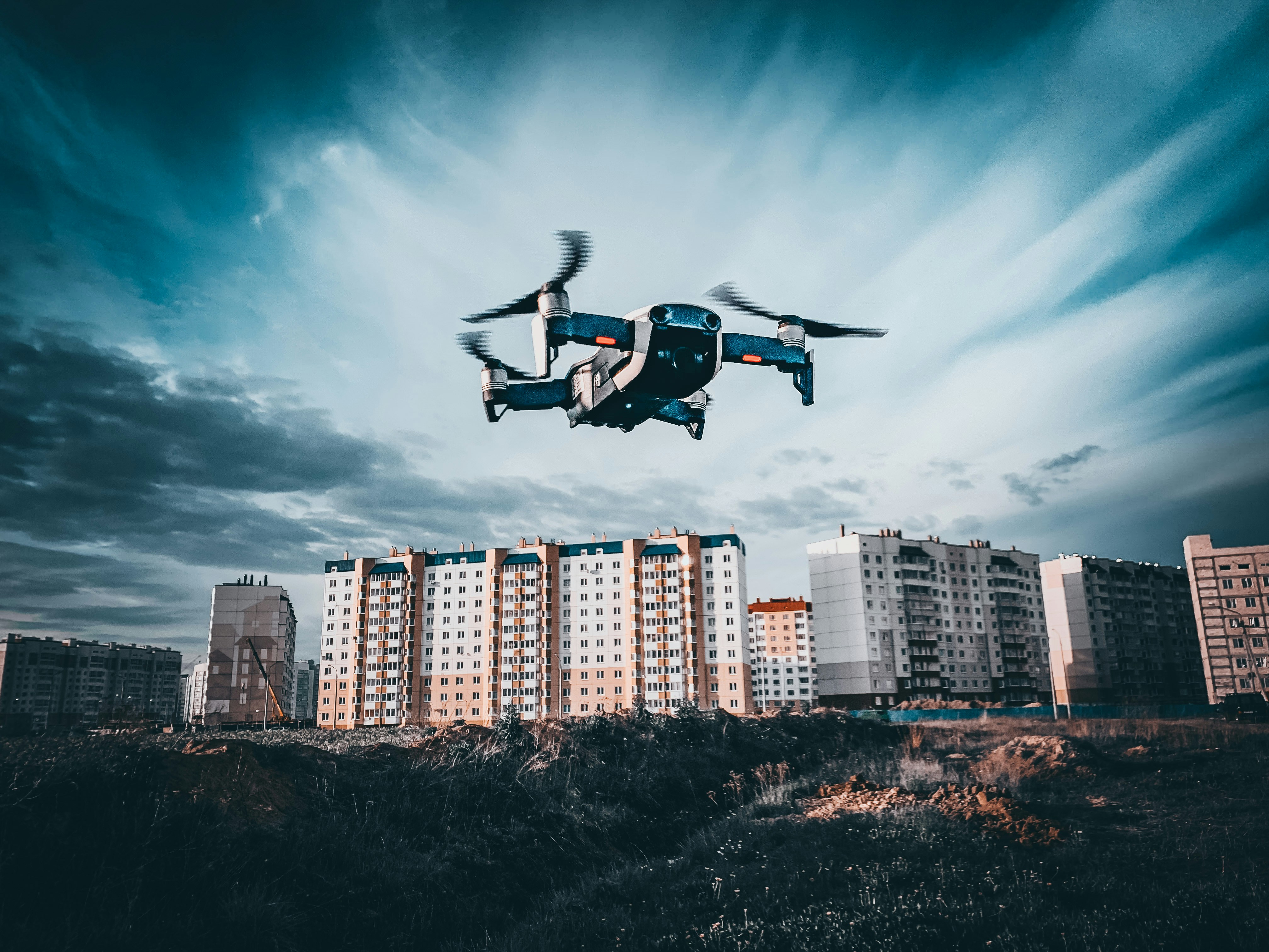 A Arte da Fotografia Imobiliária com Drones em Lisboa