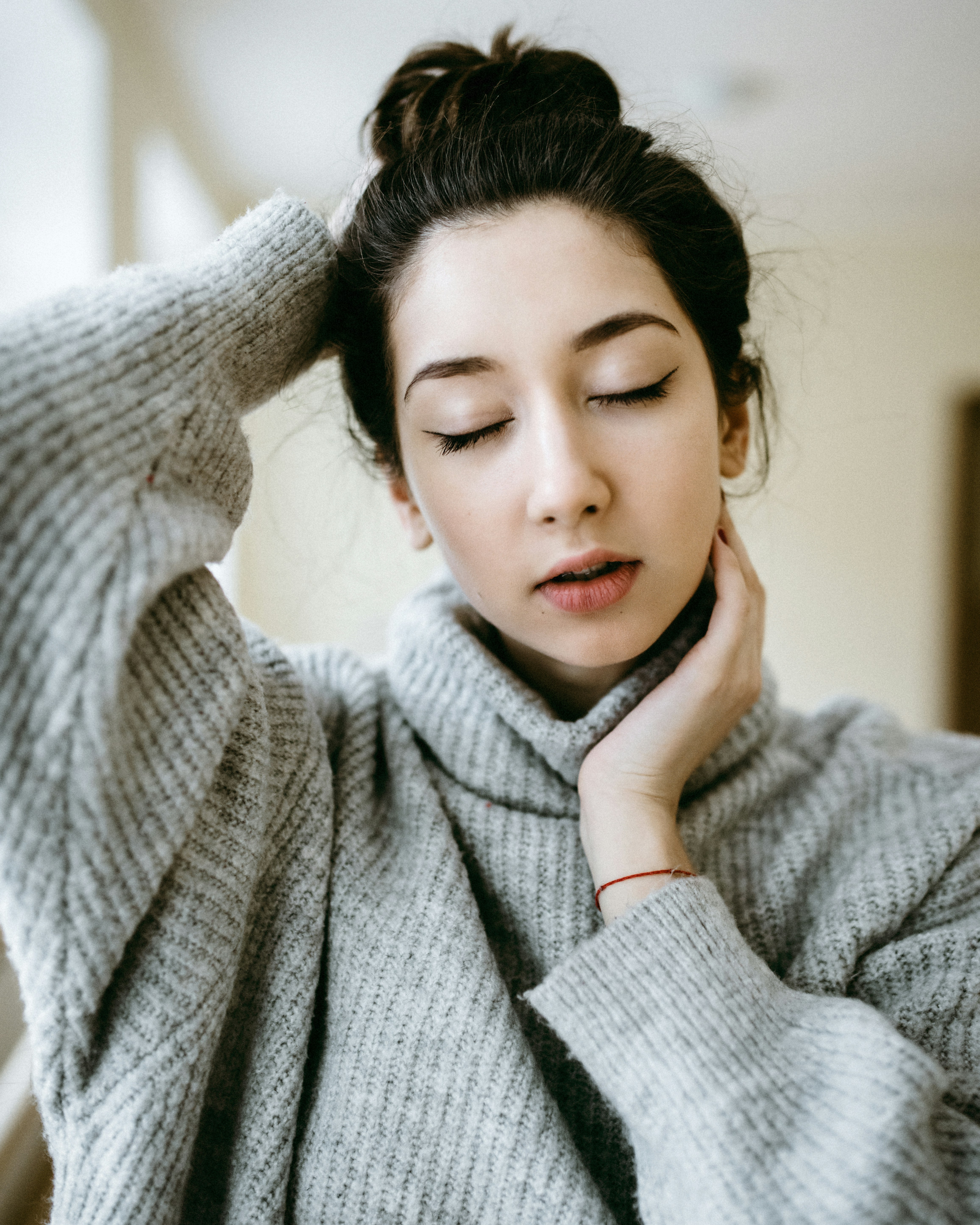 100 Sweater Pictures Download Free Images On Unsplash