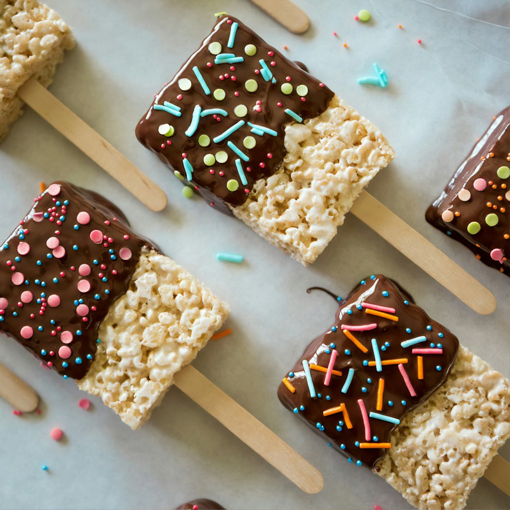 brown and white chocolate bars