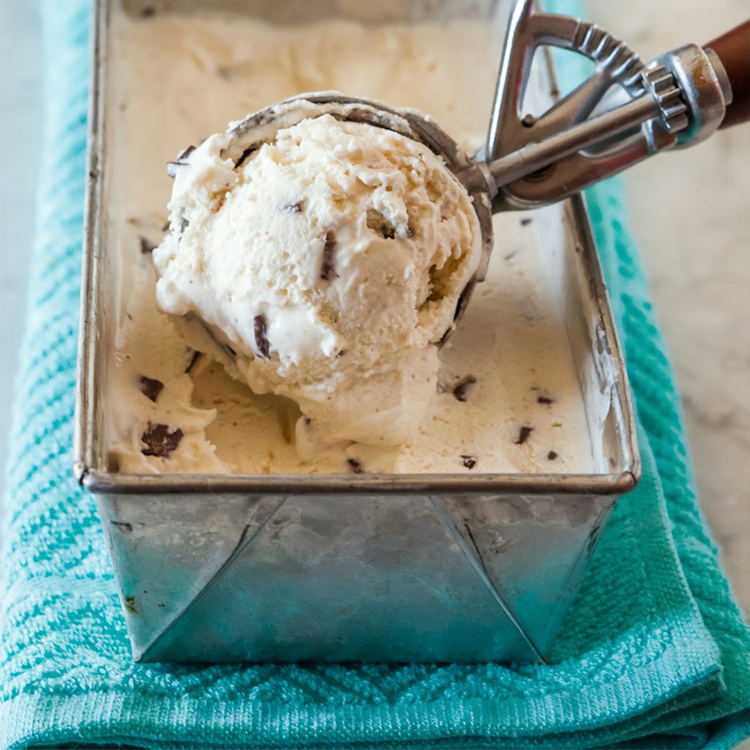  ice cream on stainless steel tray ice box