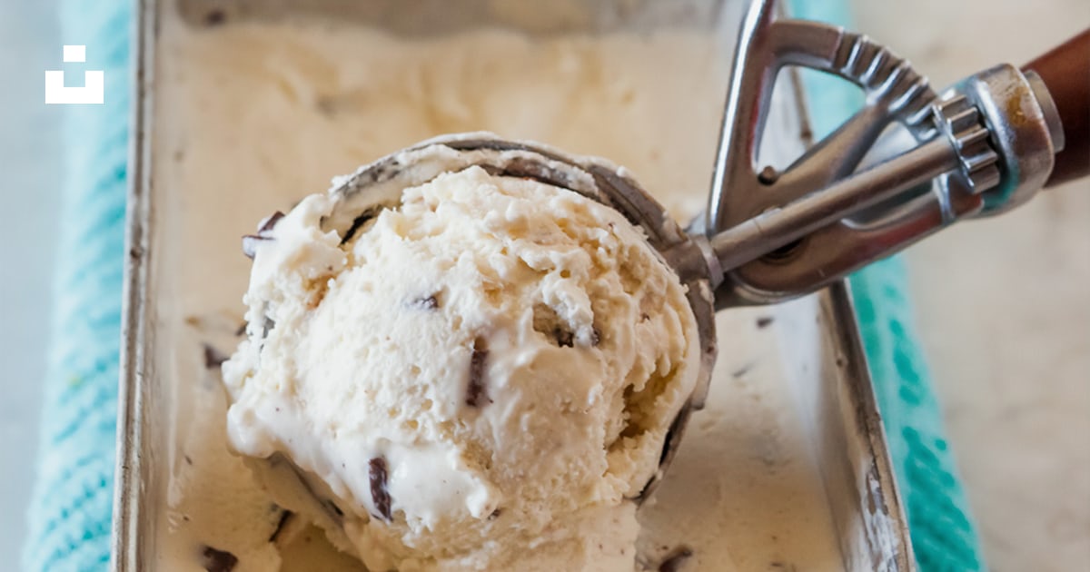 The Last Meals of 9 Notorious Murderers on Death Row 3 Photo by American Heritage Chocolate on Unsplash