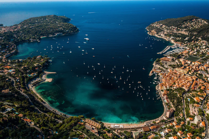 Eaux turquoise de la rade de Villefranche-sur-Mer