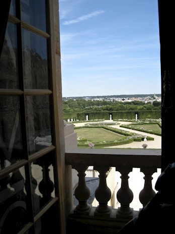 A beautiful view of the hotel from the garden.