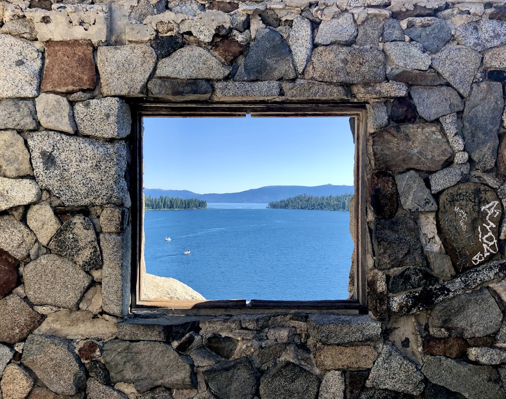 blaues Meer unter blauem Himmel tagsüber