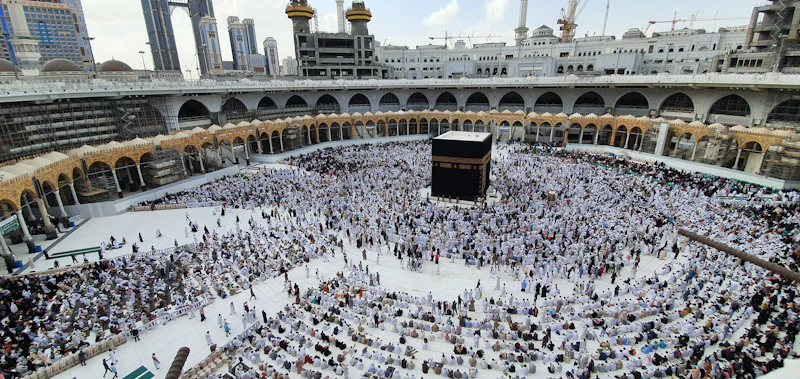 Best Affordable Bars in Mecca Where You Can Actually Afford a Round