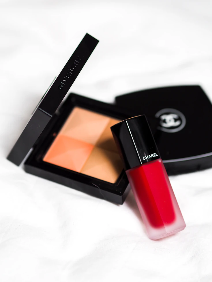 Broche Premium Cosmetics