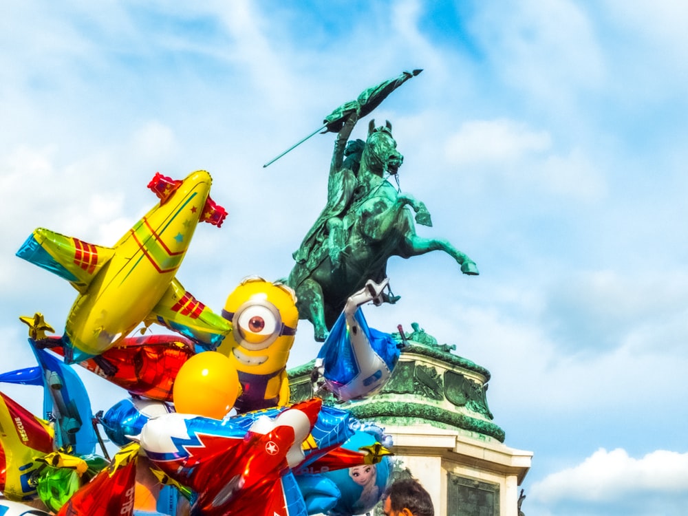 green and yellow dragon statue