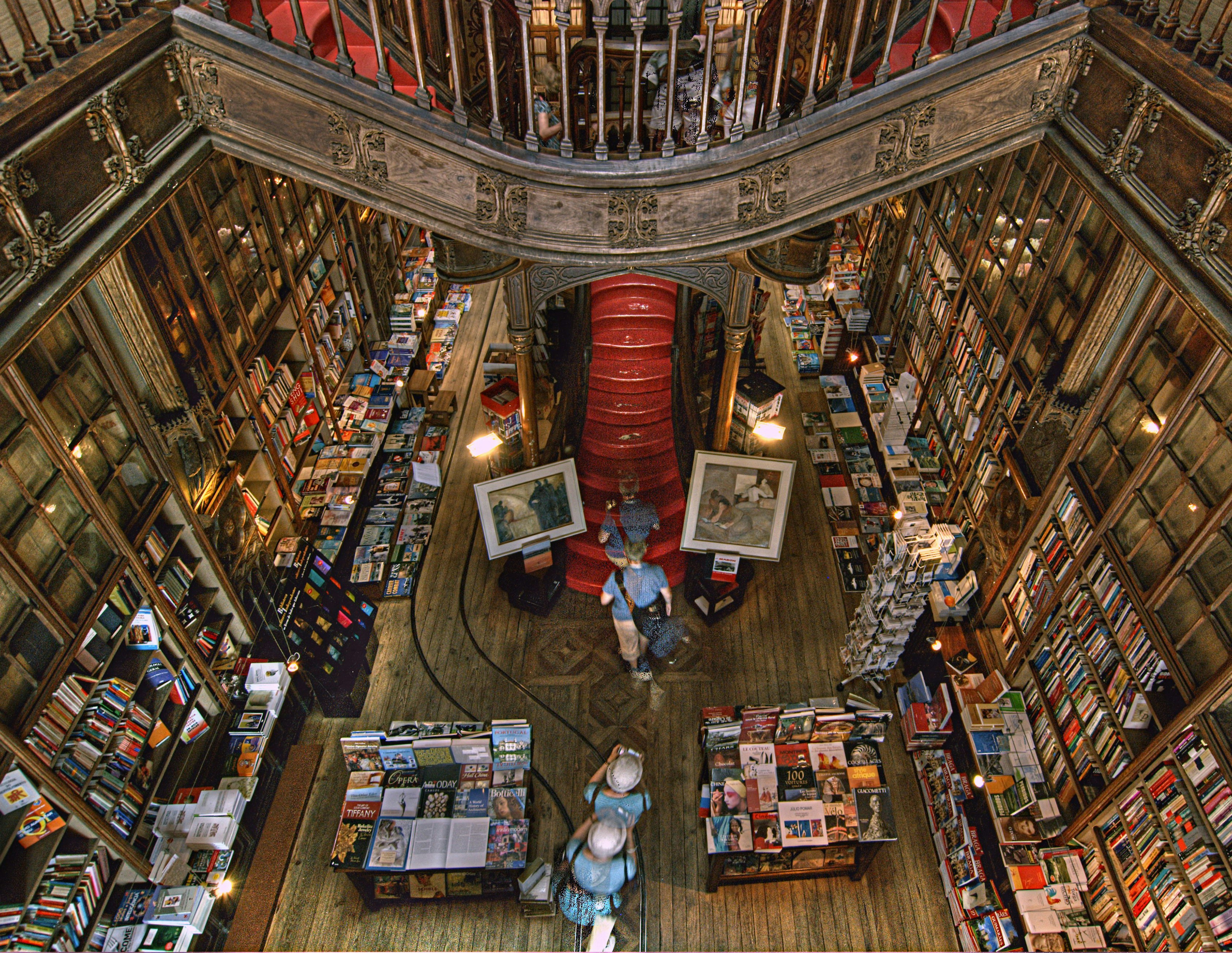 Livraria Lello photo 3