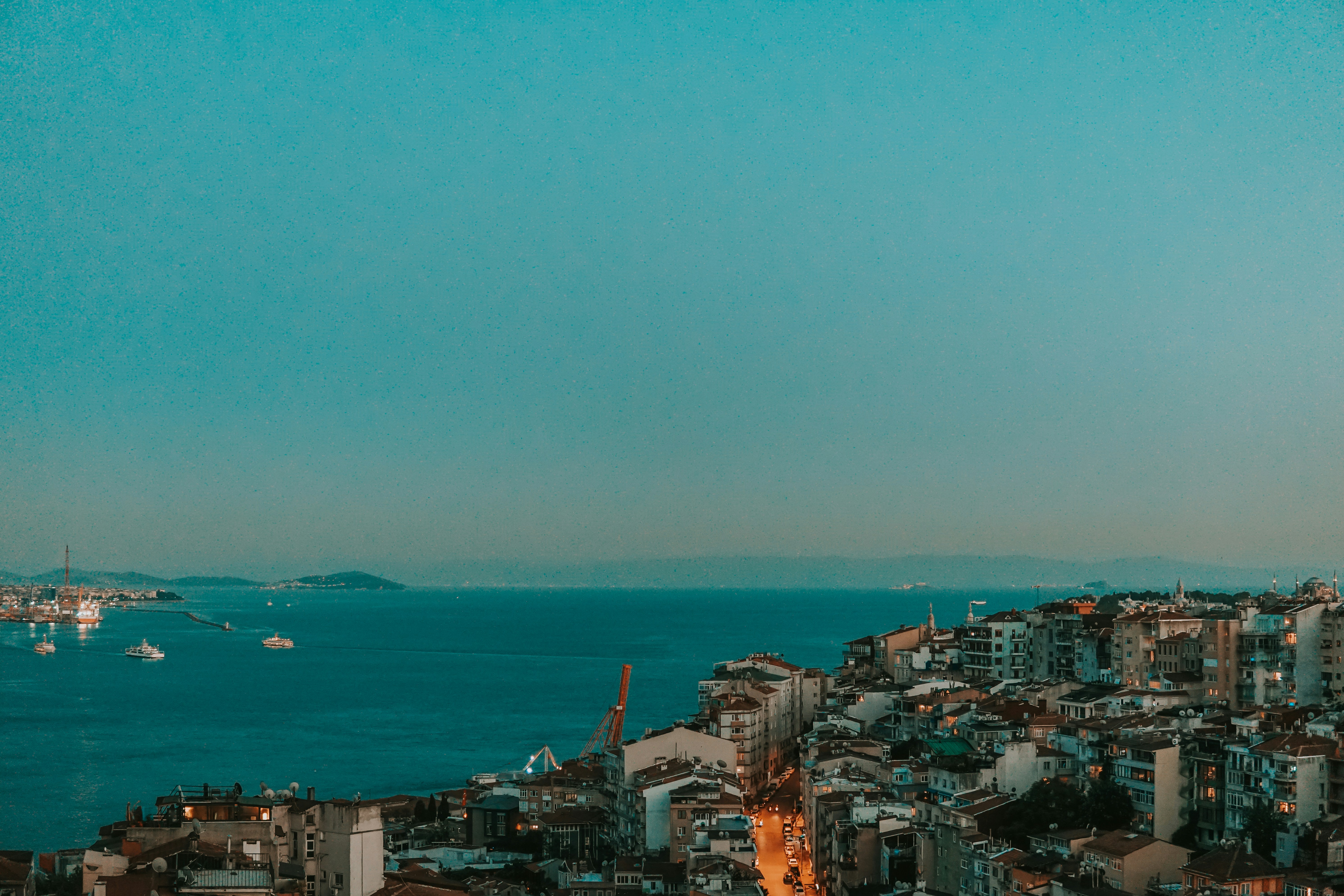 Photo by mertkahveci