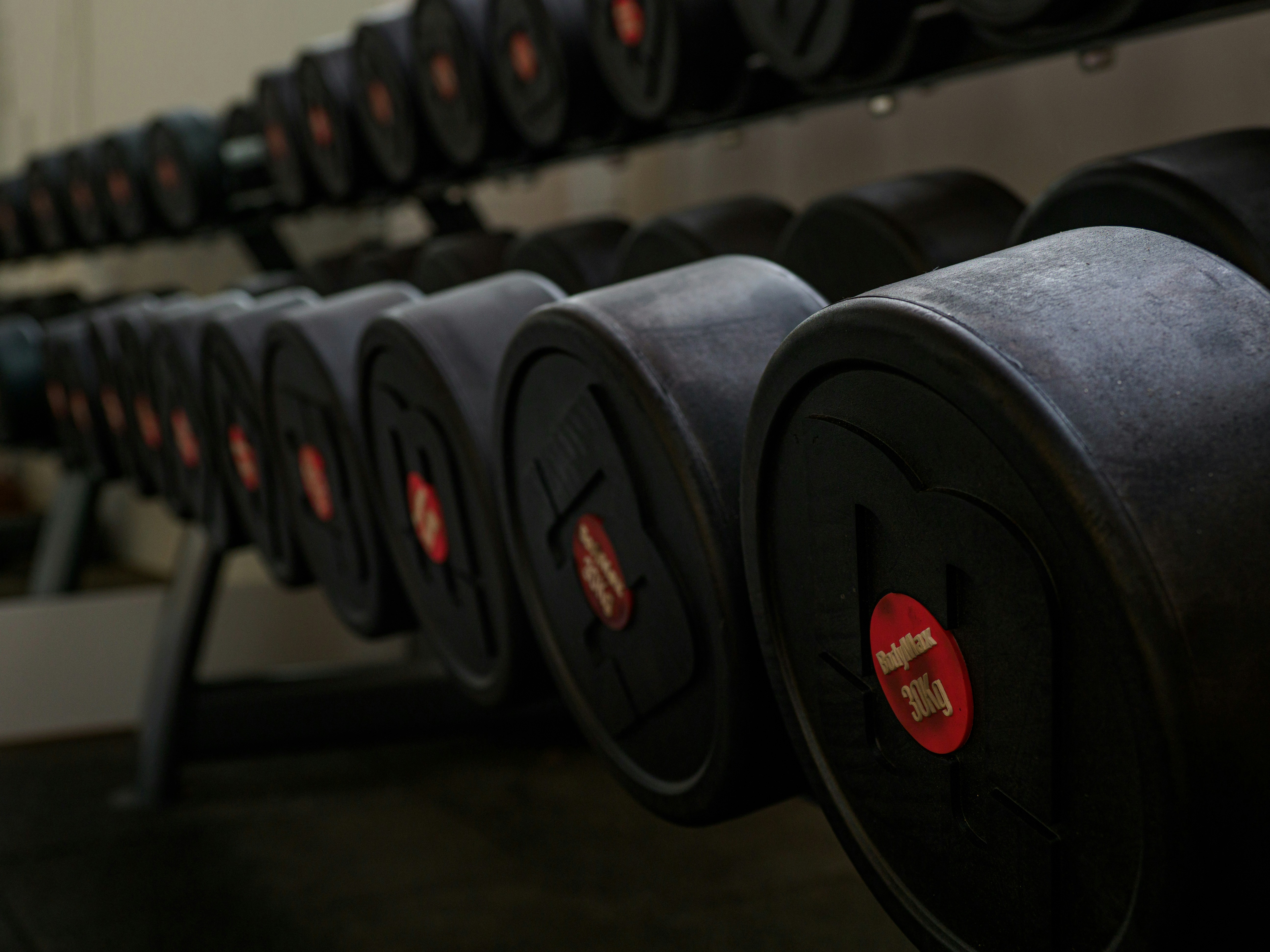 練出冰塊腹肌？專家爆真相！別再傻練！