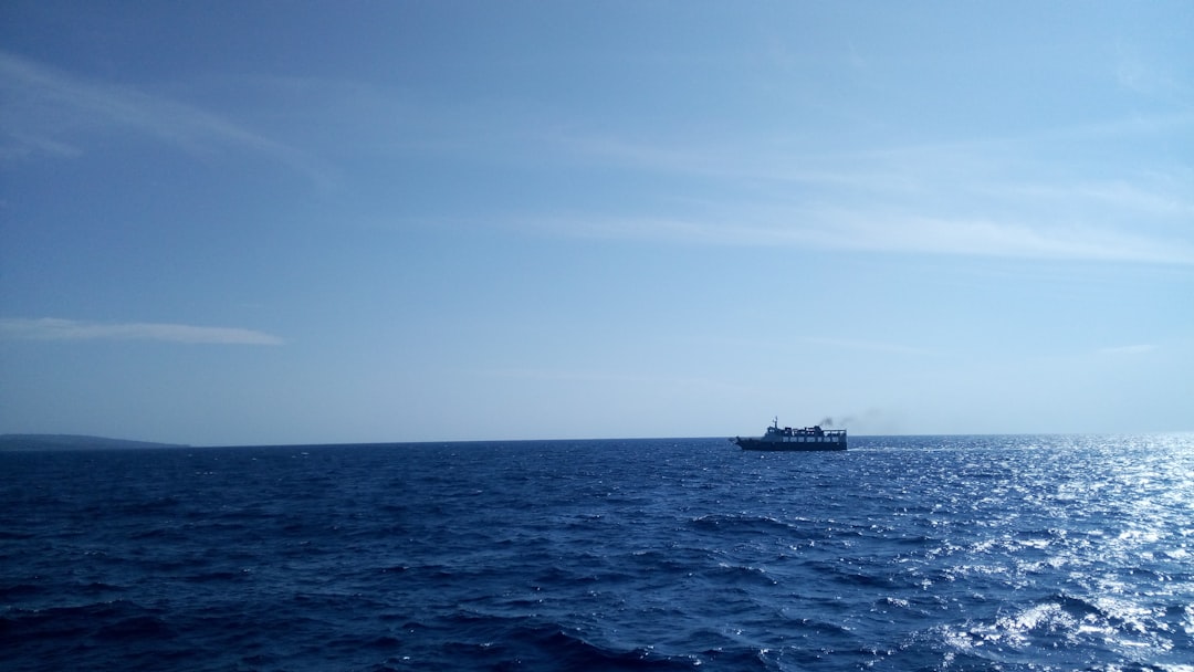 photo of Catarman Ocean near Mantigue Island