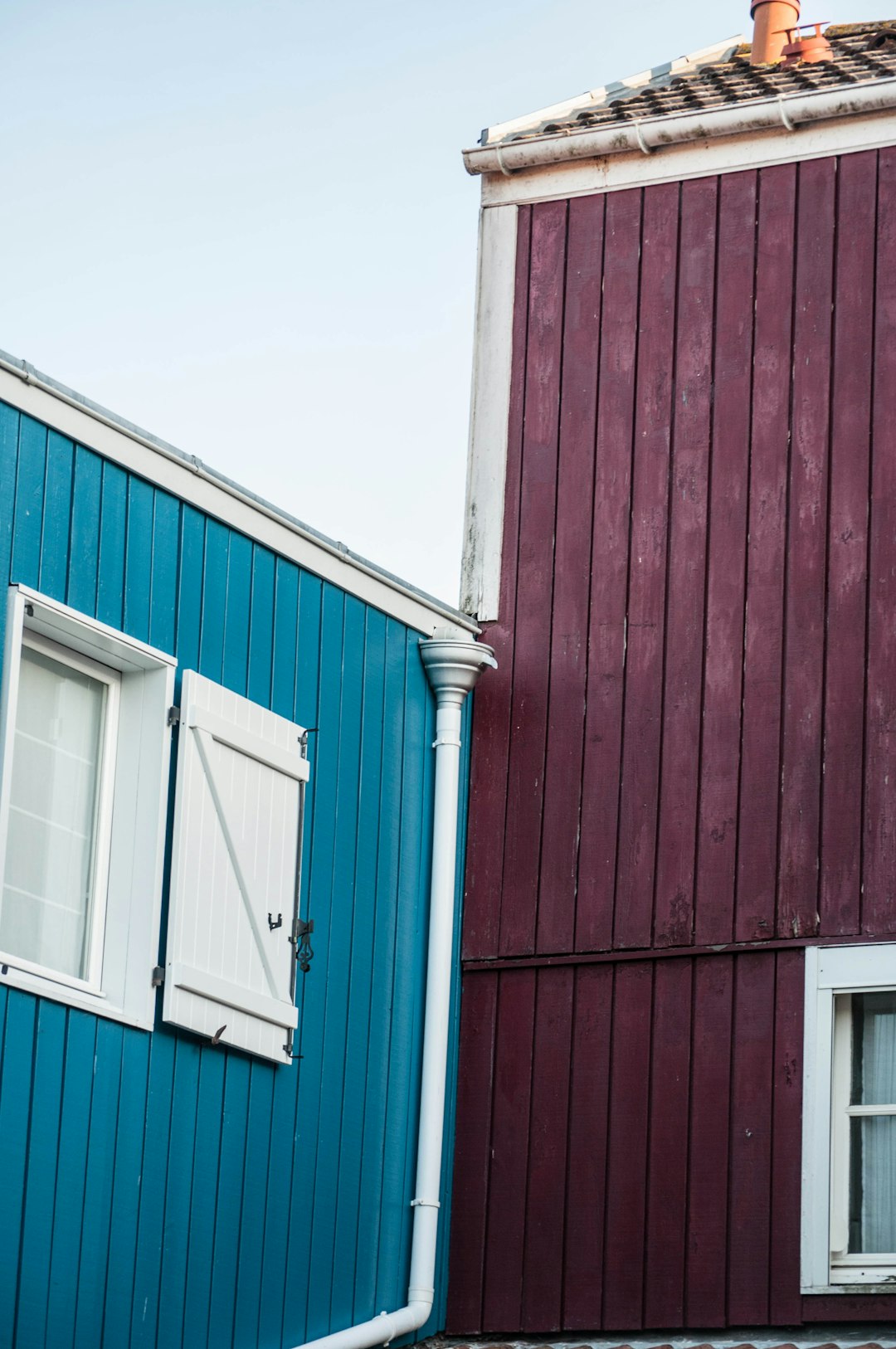 white and red wooden house