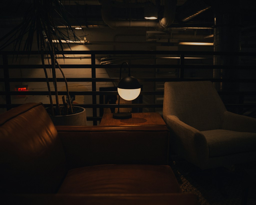 Lampu Meja Sena