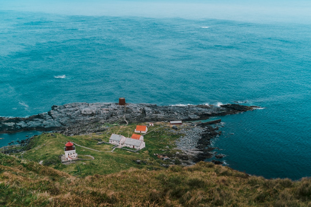 Cliff photo spot Runde Lighthouse (cottage) Hornelen