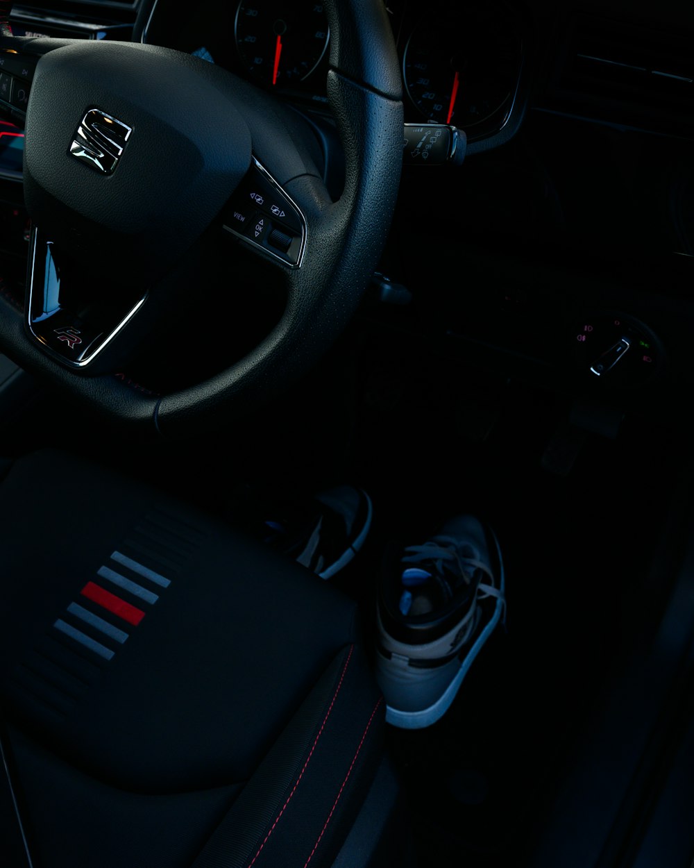 black honda car steering wheel