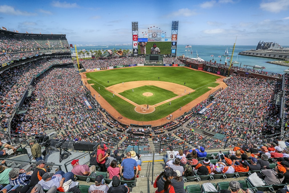スポーツスタジアムの観客席のイメージ