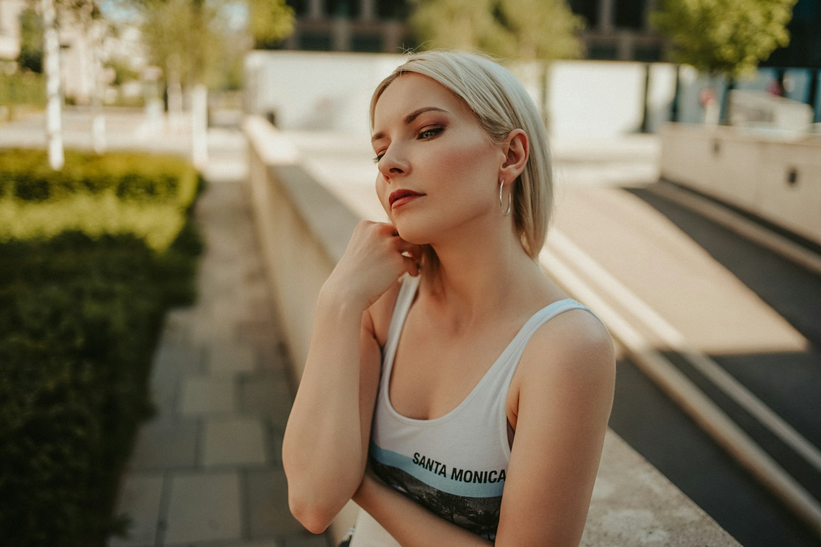 Sony a7 II + Sony FE 35mm F1.8 sample photo. Woman in white tank photography