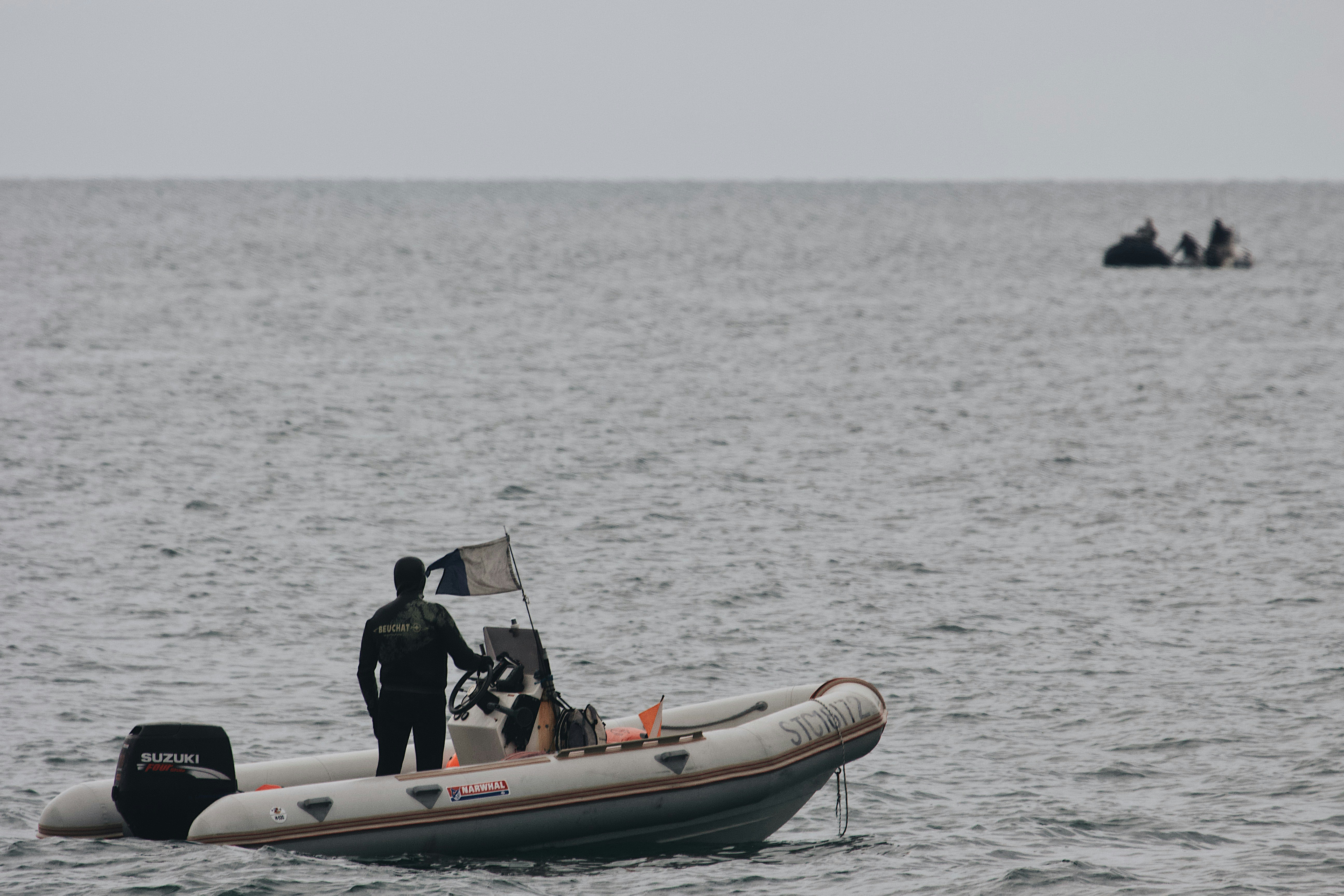 أربعة قتلى في غرق قارب مهاجرين بالقناة الإنجليزية