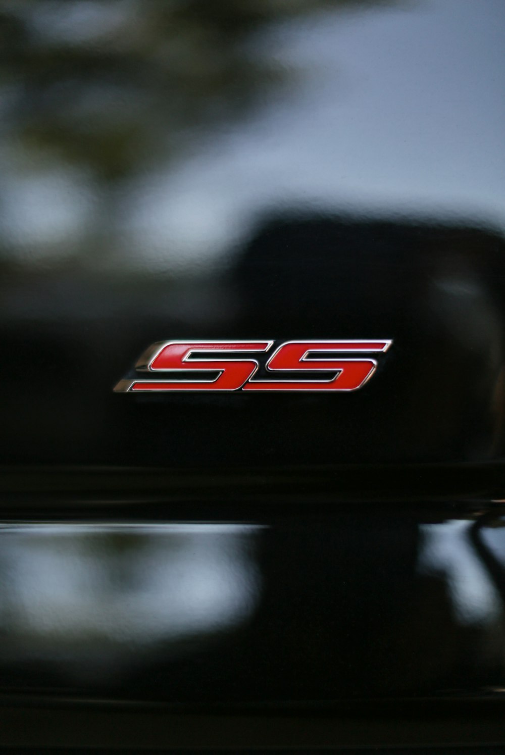 a close up of the emblem on a car