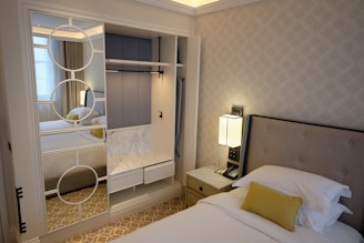 HotelArt: Μοντέρνα Λευκή Ντουλάπα - Ξενοδοχειακός Εξοπλισμός Ντουλάπες