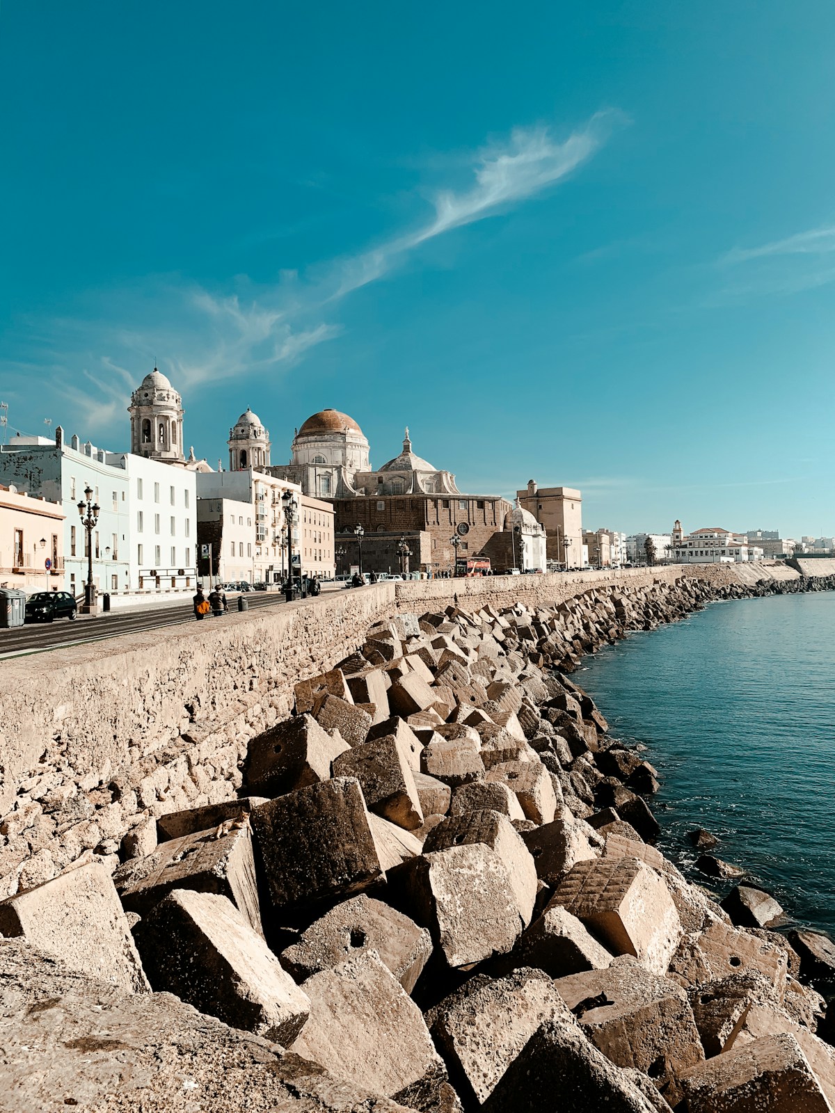 Catedral de Cádiz desde el mar