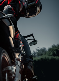 black and red motorcycle helmet