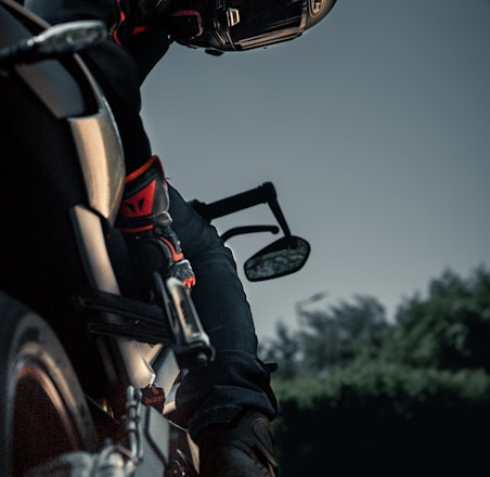 black and red motorcycle helmet