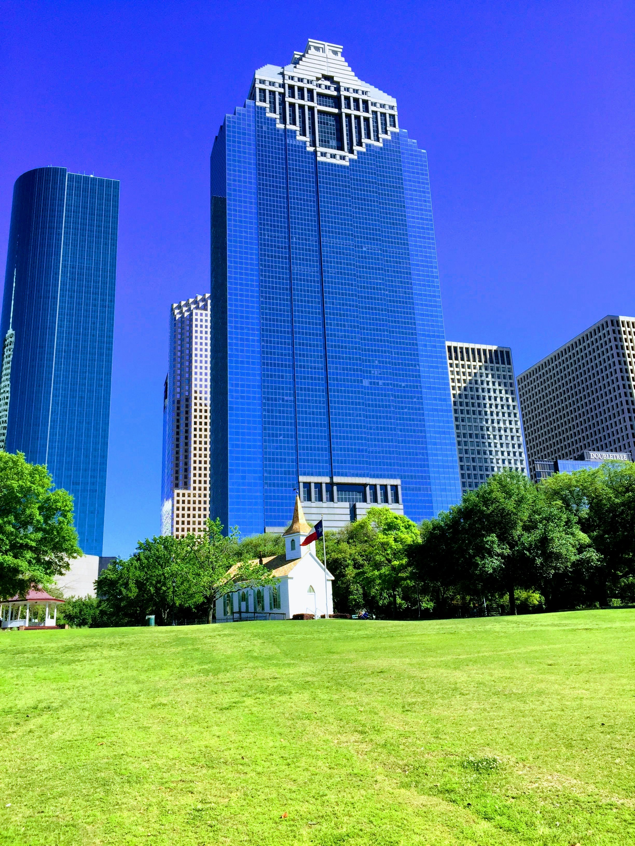 Little White Church In The City.</p><p dir=
