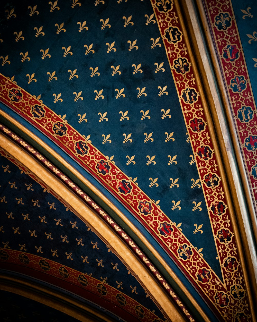 blue and gold floral ceiling