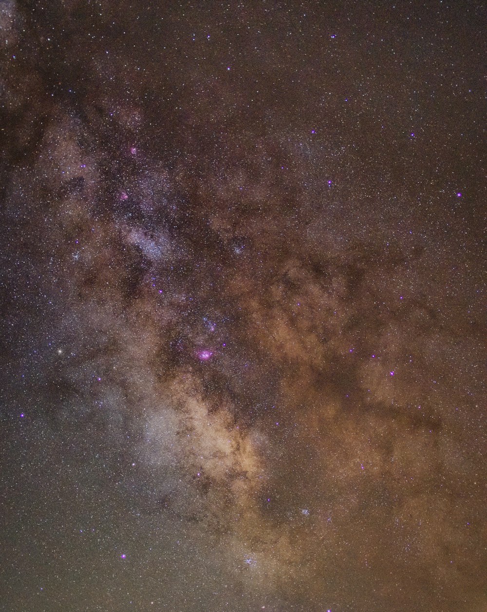 noite estrelada roxa e preta