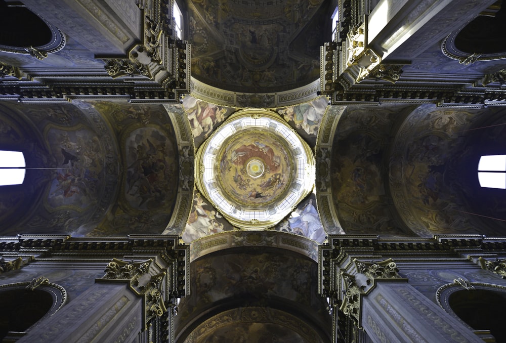 gold and white ceiling dome
