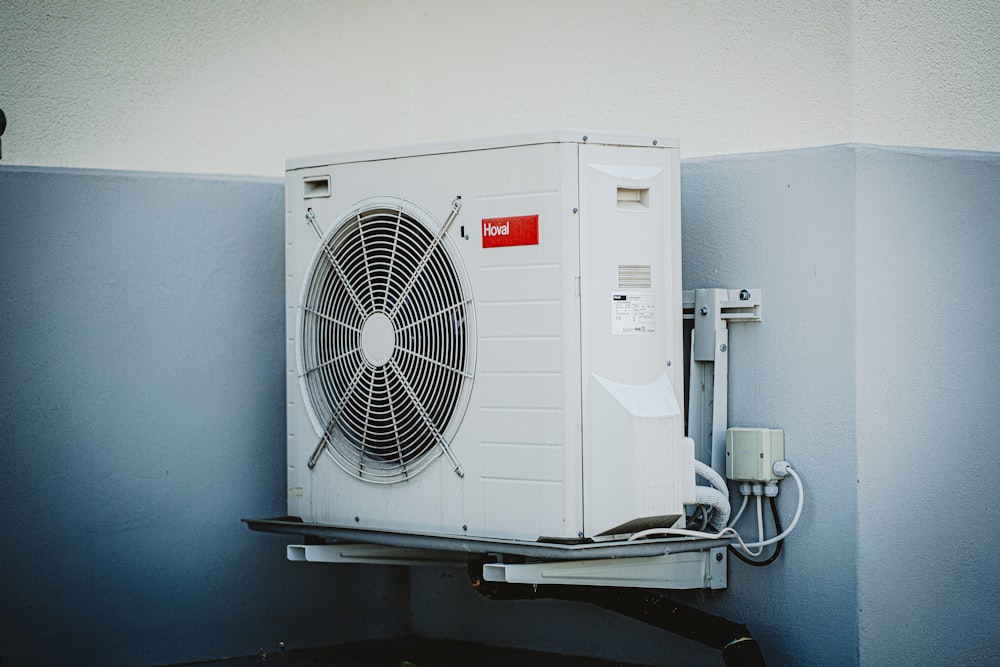 white and gray box fan