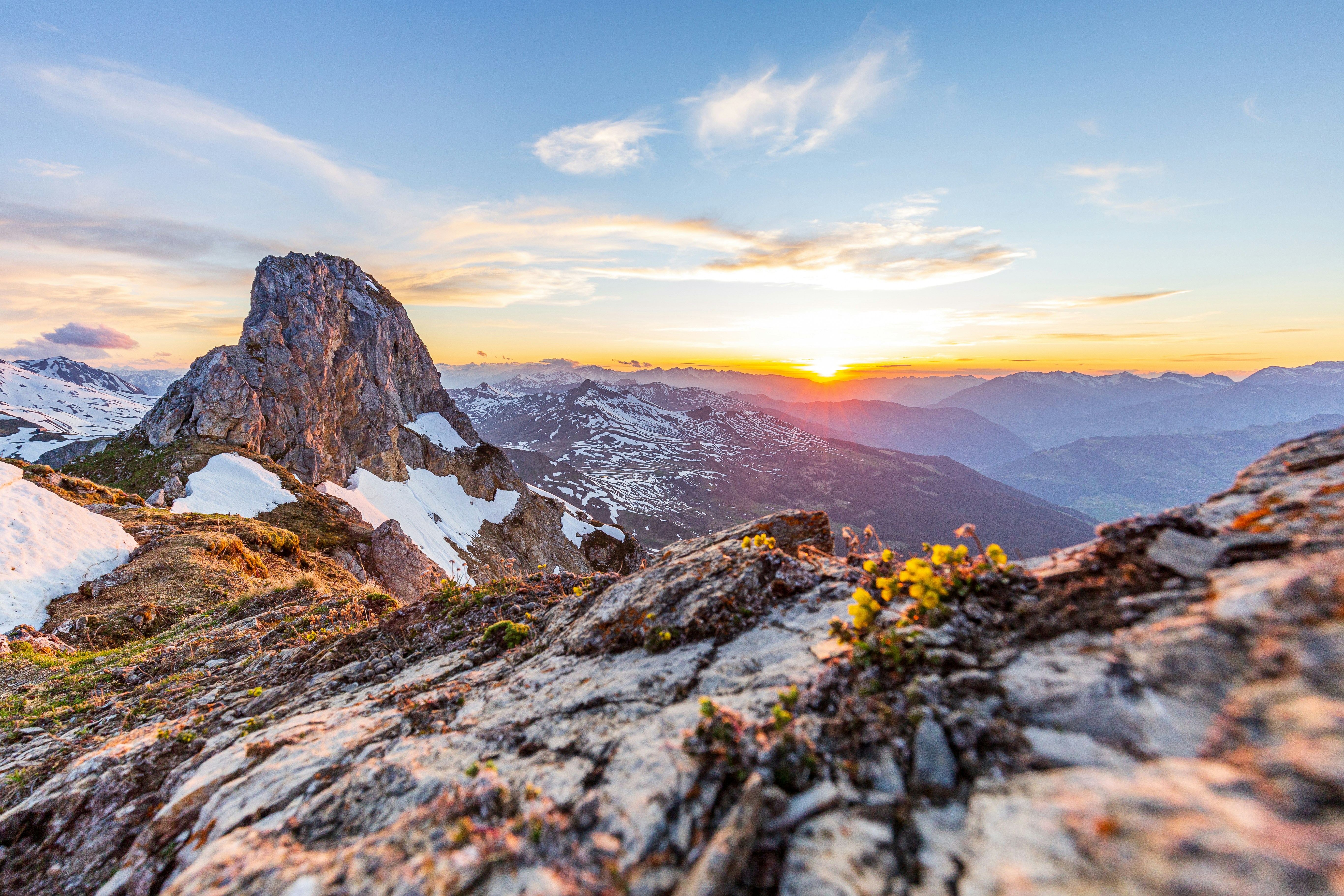 The first sunrise mission of 2020 and after the lockdown. I visited this place two years ago already for sunrise so I knew what to expect. Nevertheless it was a beautiful evening with a great view over the Prättigau-Valley. I shared the mountain only with a fox and a couple of ibexes and chamois. 