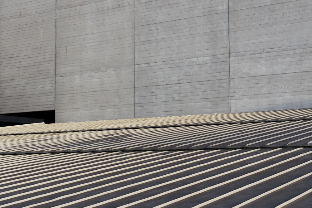 gray and brown concrete wall