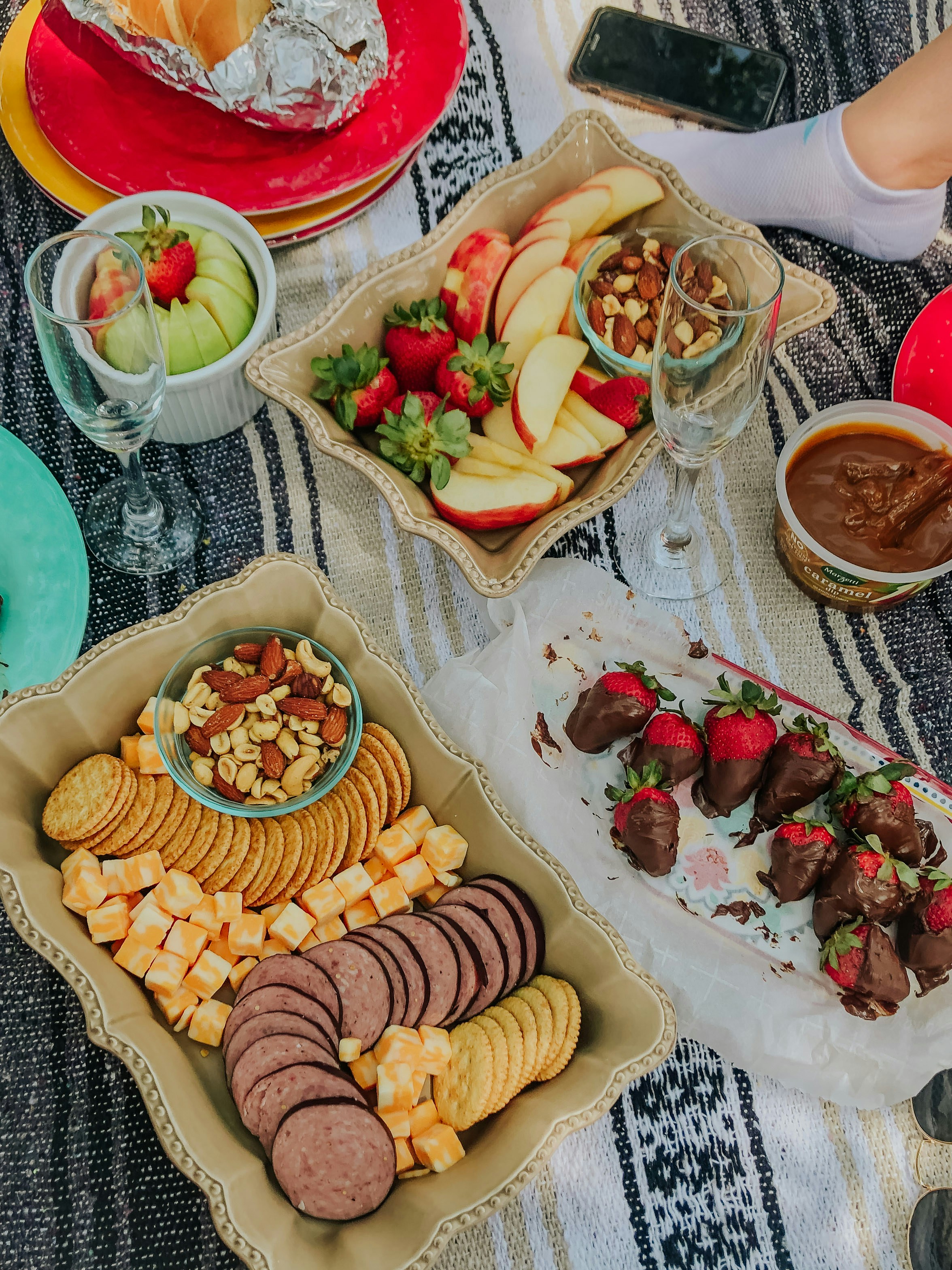 luxury picnic food