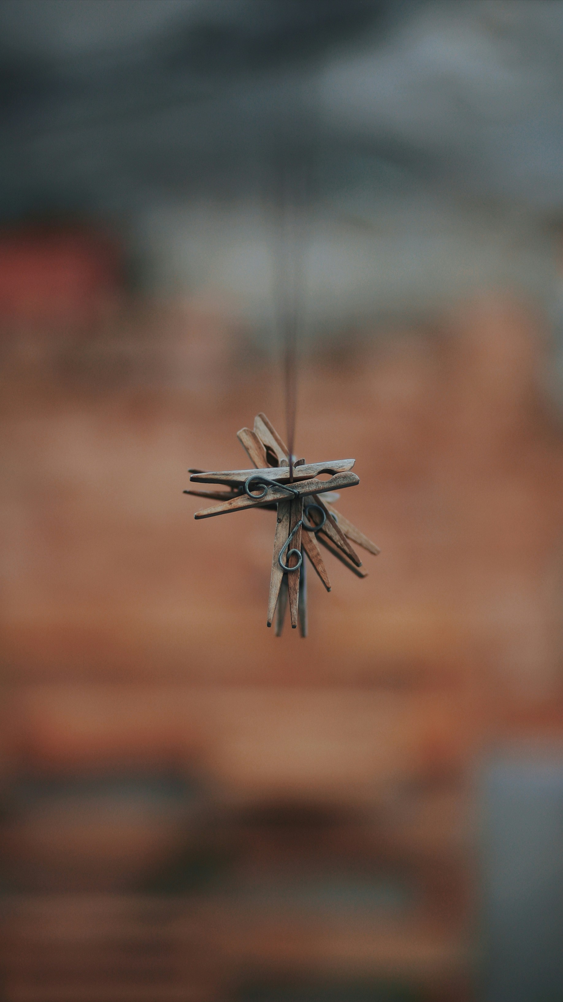 épingle à linge grise et noire