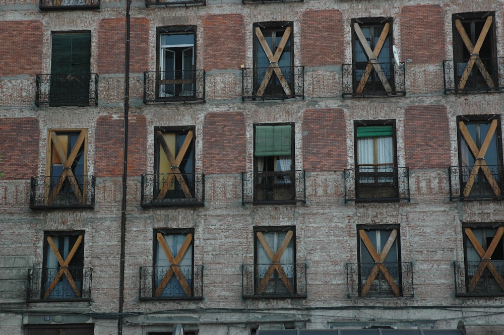 brown and black concrete building