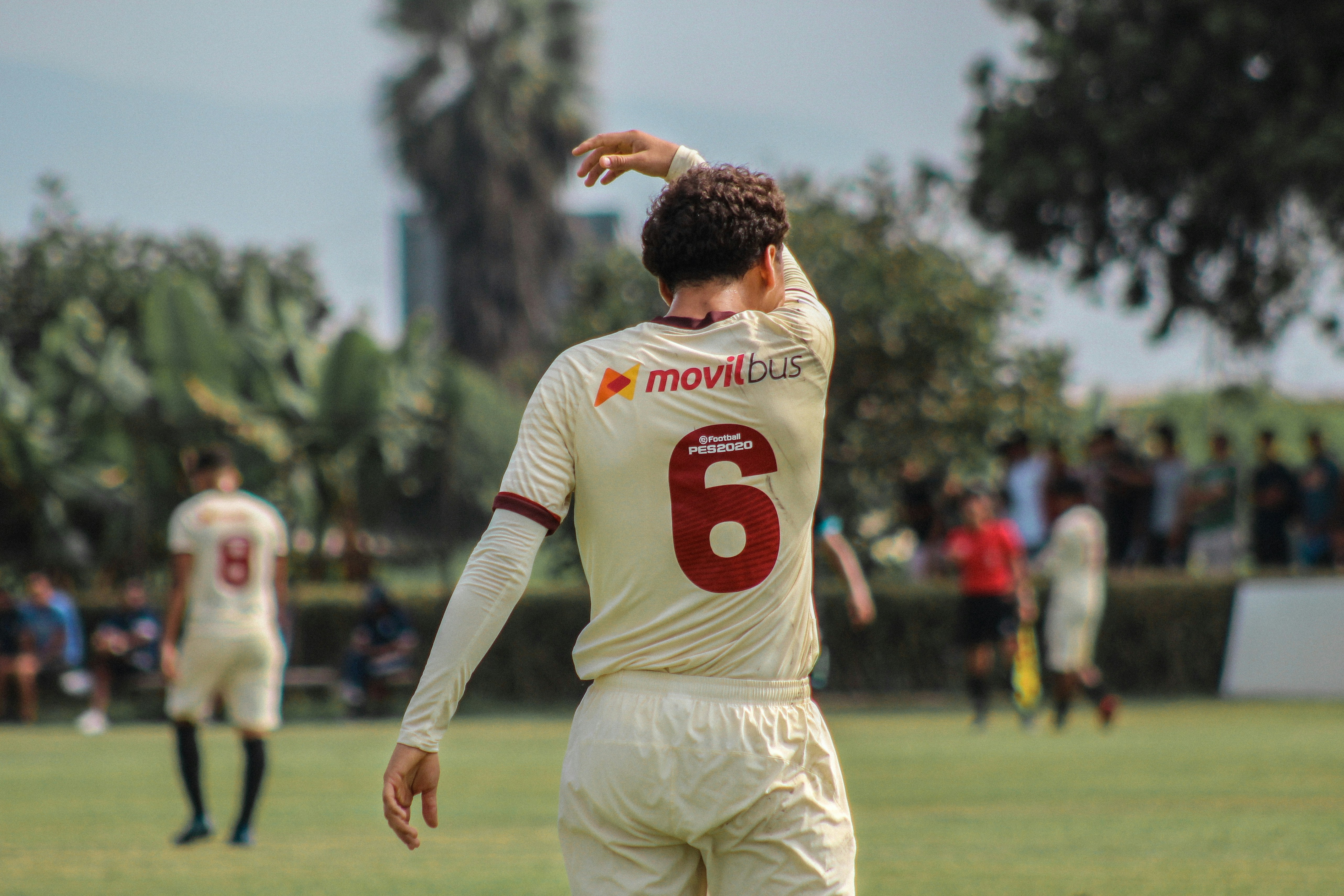 Choose from a curated selection of football photos. Always free on Unsplash.