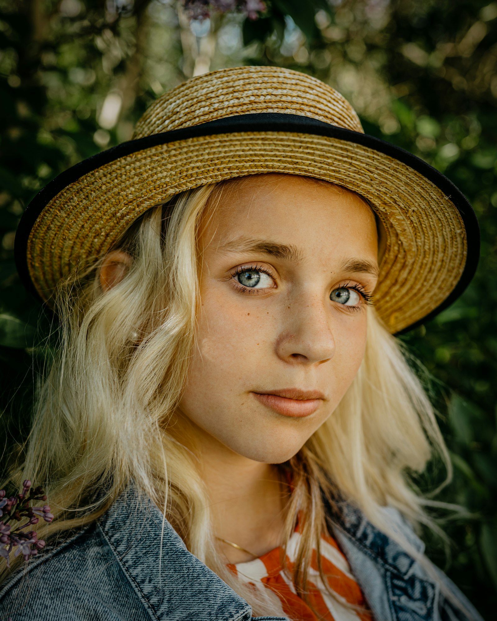 Sony a7R III + Sigma 35mm F1.2 DG DN Art sample photo. Woman in brown and photography