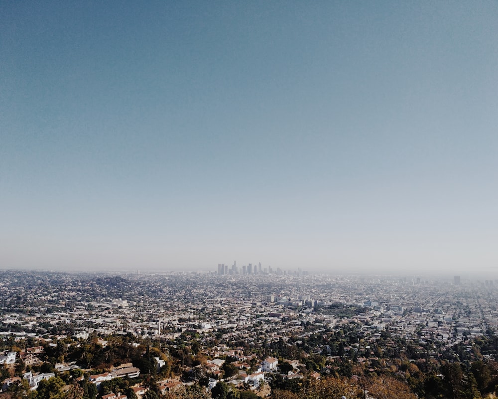 veduta aerea della città durante il giorno