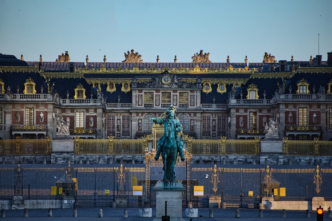 Royal Interruption: Palace of Versailles Evacuated Due to Bomb Scar… — Royal Interruption