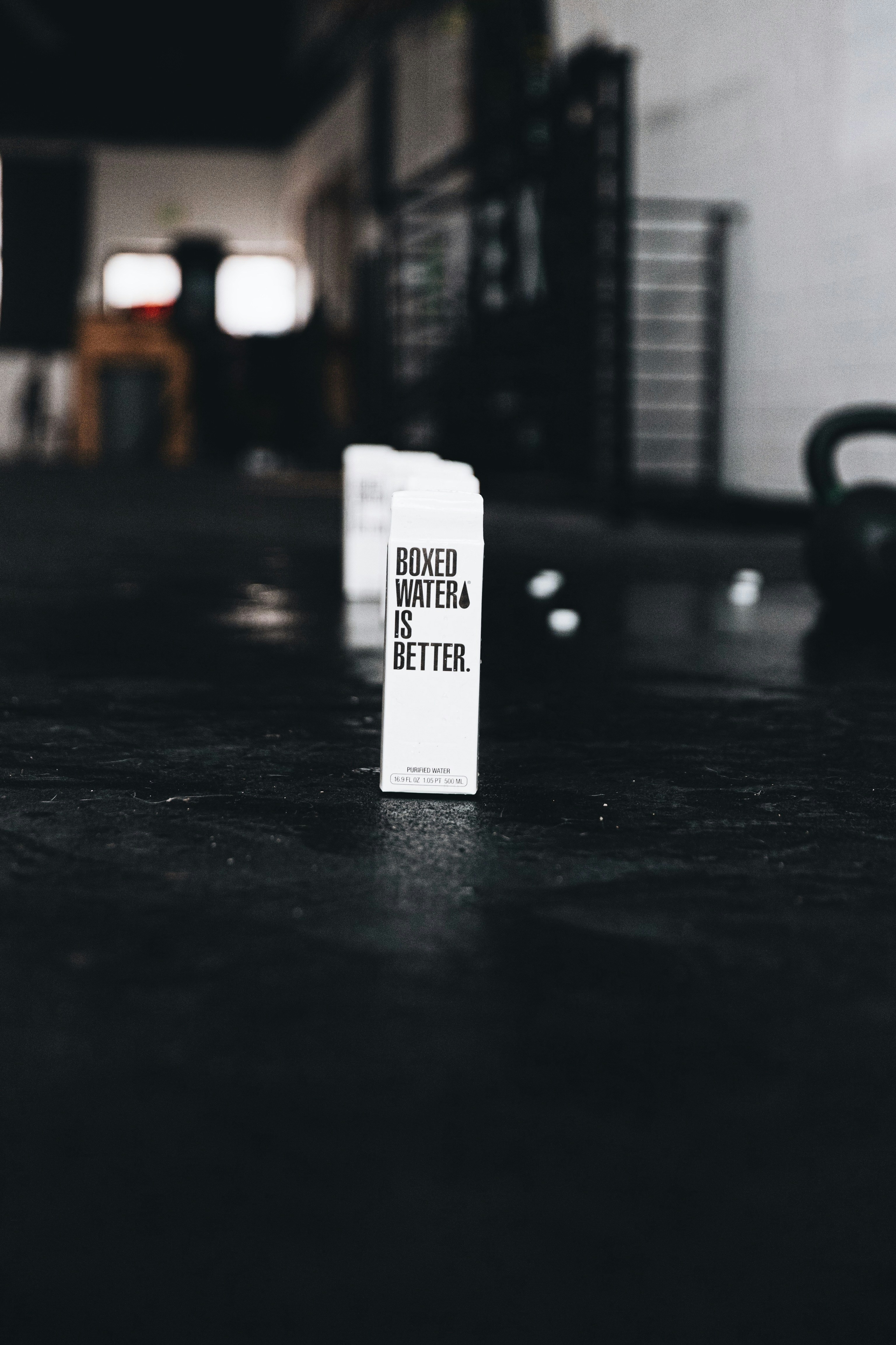 Lightweight styling powder with a natural finish