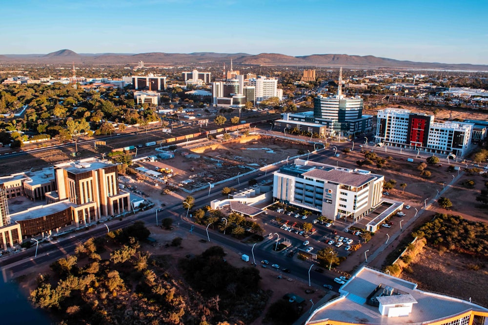 Vue aérienne des bâtiments de la ville pendant la journée