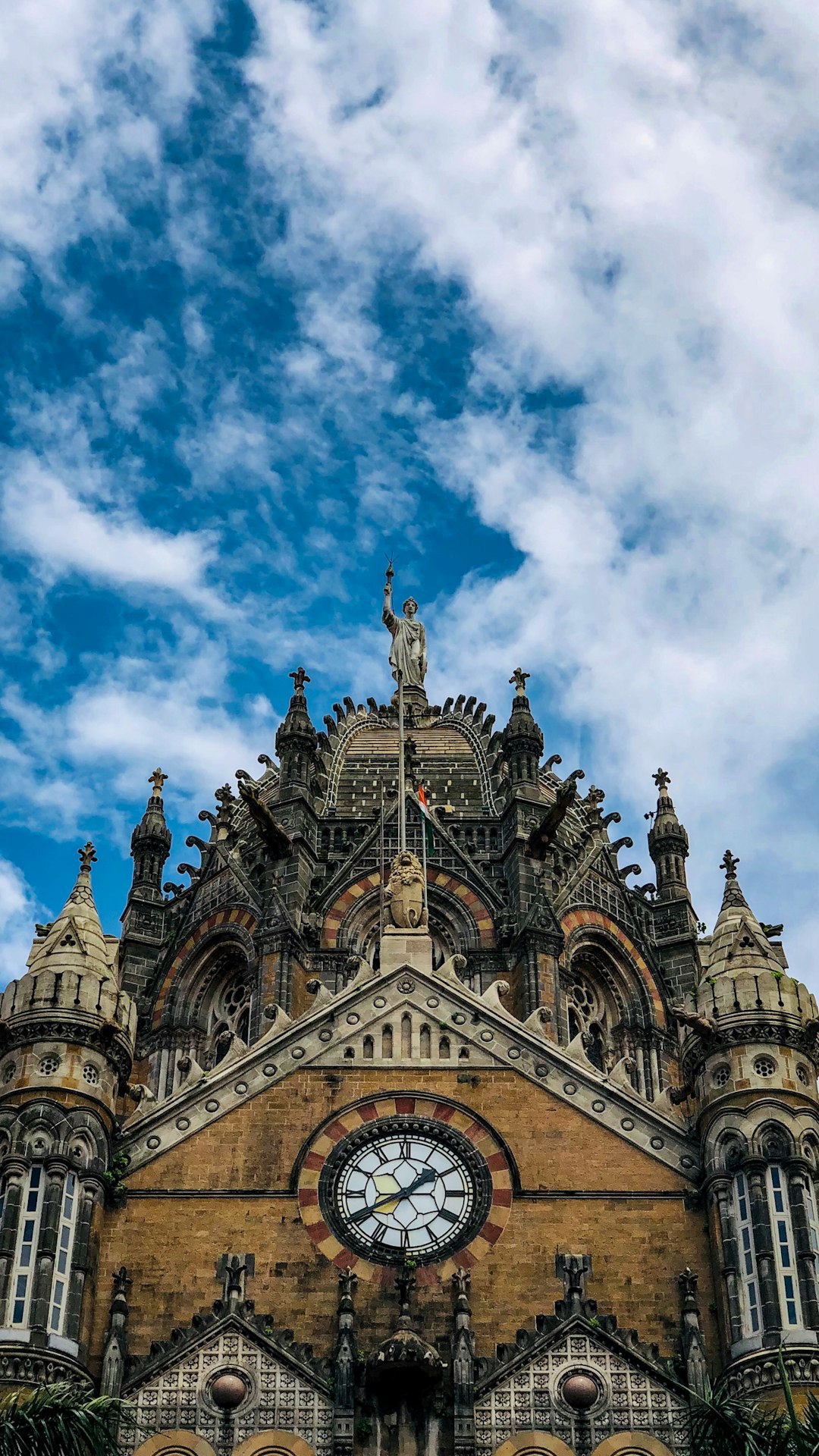 Landmark photo spot Mumbai CSMT Chhatrapati Shivaji Statue