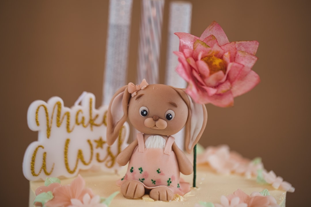 happy birthday greeting with pink roses and brown bear