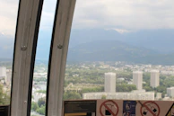A panoramic view of a seismic micro-zoning map displayed on a modern screen.
