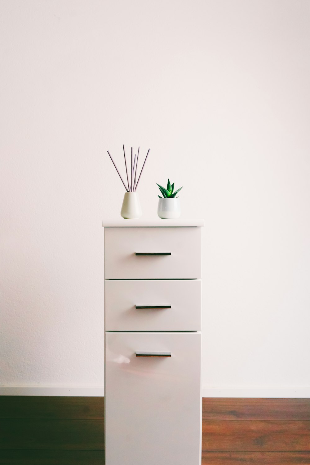 Cajón de madera blanca de 3 capas