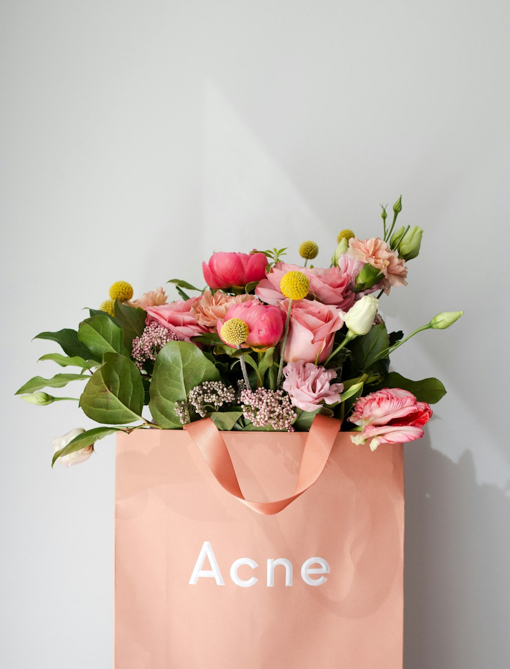 pink and red roses bouquet